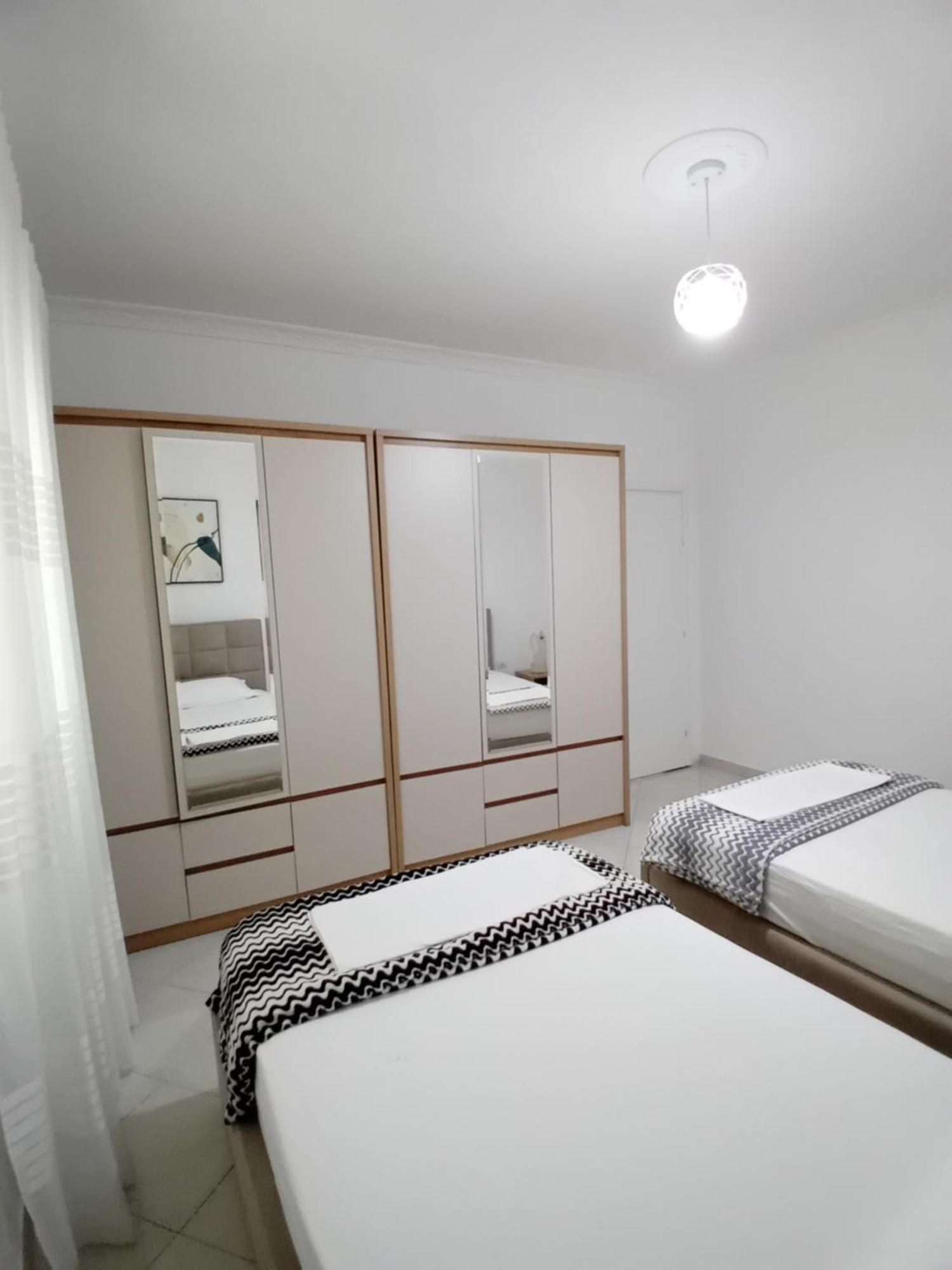 Luxury Appartament Lungomare Vlorë エクステリア 写真